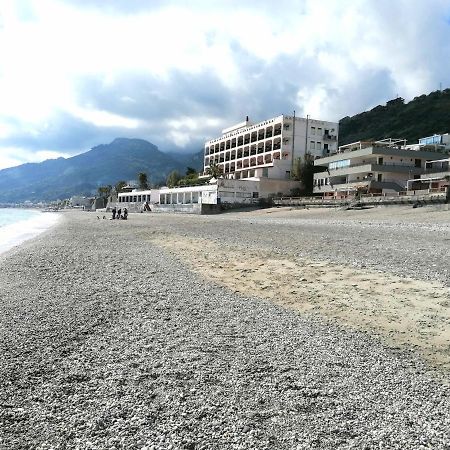 Ferienwohnung Oltremare Taormina Letojanni Exterior foto
