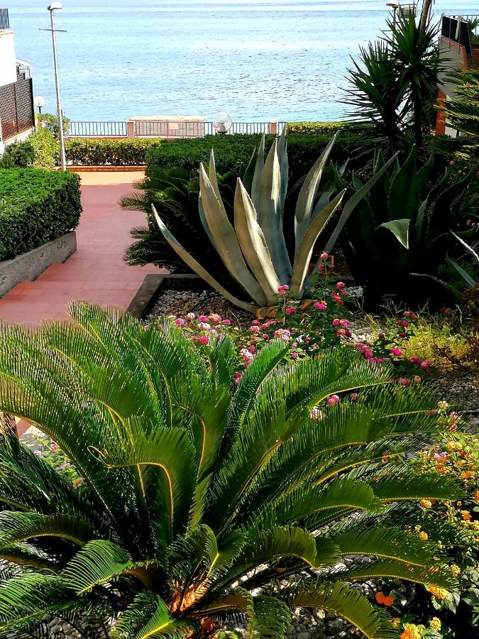 Ferienwohnung Oltremare Taormina Letojanni Exterior foto