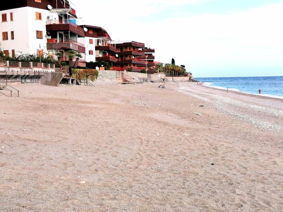 Ferienwohnung Oltremare Taormina Letojanni Exterior foto
