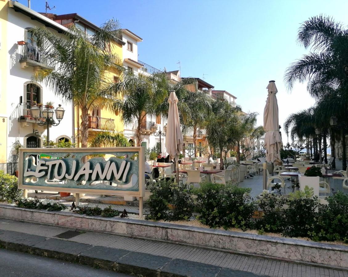 Ferienwohnung Oltremare Taormina Letojanni Exterior foto